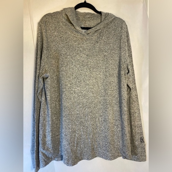 Cuddl Duds Gray Hoodie Top Shirt Size 1X-Pic of slight white thread on the front - Picture 1 of 6